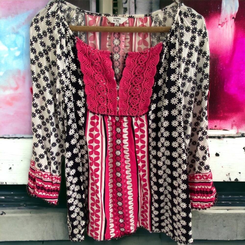 crown and ivy crochet pompom lace embellished 3/4 sleeve blouse medium M